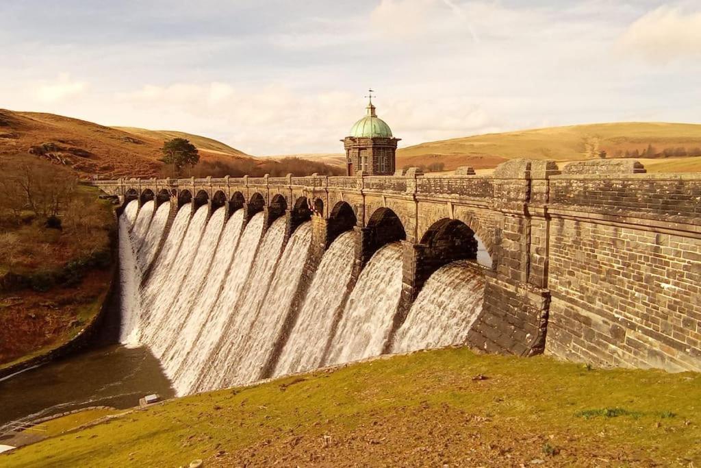 Garn Lodge Ньютаун Экстерьер фото